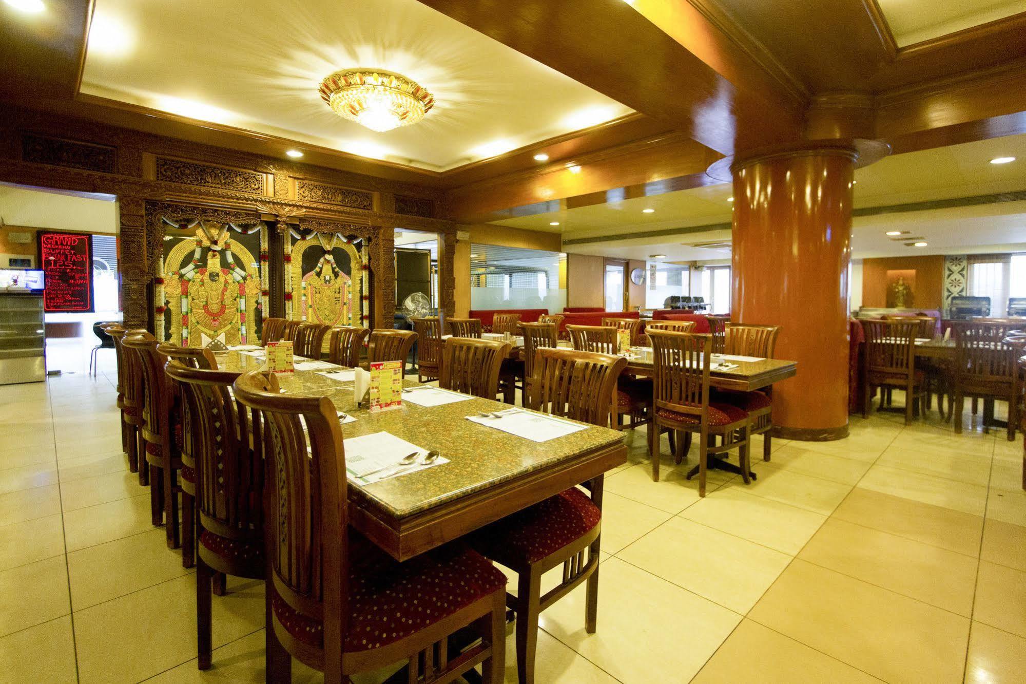 Capital O 66763 Blossoms Serviced Apartments Chennai Dış mekan fotoğraf
